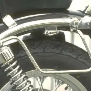 Preiswert Coppia di staffe per borse posteriori cromate per Suzuki VS 750 800 1400 Intruder